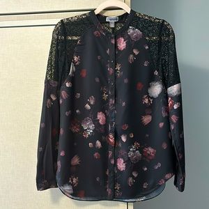 Chelsea 28 size S black floral, and lace long sleeves blouse.